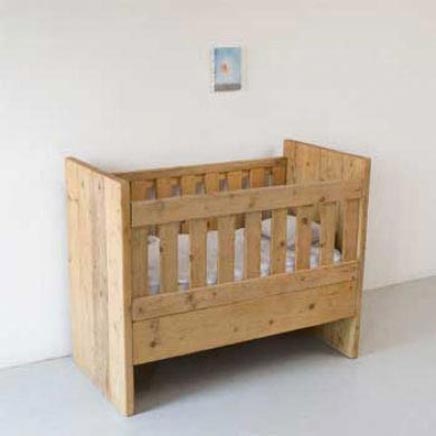 Holzsteg Kinderzimmer möbel von Katrin Arens