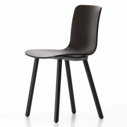 zwarte vitra hal wood stoel