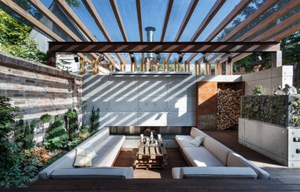 Indrukwekkende tuin met lounge en buitenbioscoop! | Inrichting-huis.com