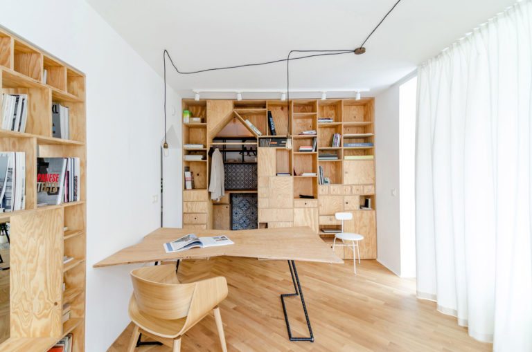 Architecten Andrew en Petya verbouwen een appartement tot hun kantoor!