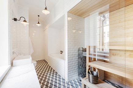 Badkamer met sauna