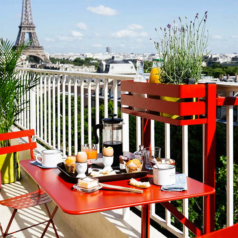 balkonhek tafel fermob balcony table