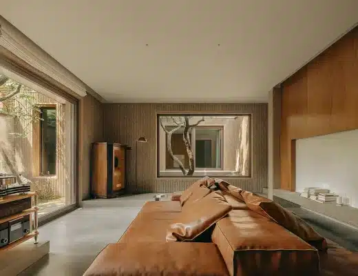 Binnen en buiten vloeien samen in deze bijzondere woning in Beijing