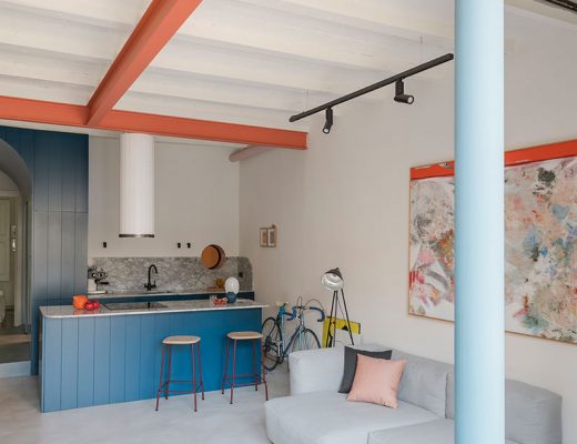 Binnenkijken in het vrolijke en mooie appartement van Spaanse architect Andrea Serboli