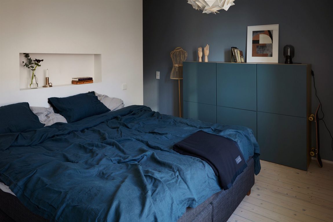 Blauwe slaapkamer inloopkast combinatie met IKEA Stolmen