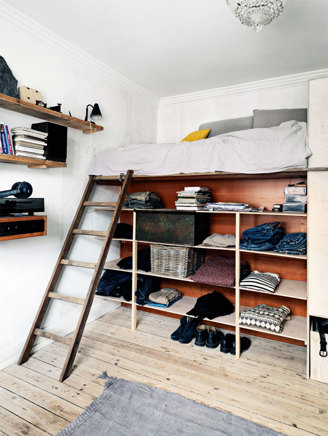 Creatieve slaapkamer met gerecycled hout