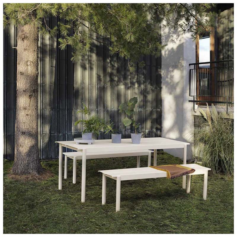 Design tuinmeubelen - Muuto Linear Steel tafel en bank