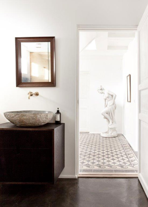 Luxe badkamer - Gouden muur in een Noorse badkamer