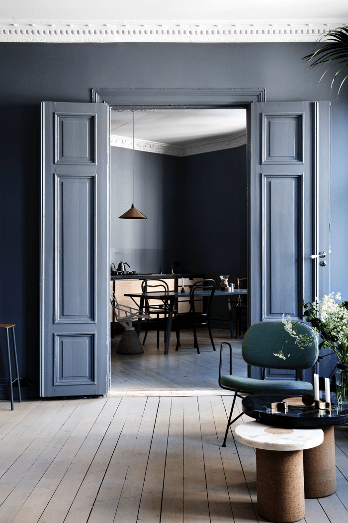 Grijs blauwe interieur kleur deuren