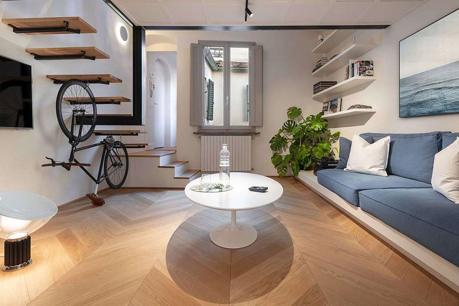 Dit kleine appartement hebben ze gekozen voor een prachtige lichte eikenhouten Hongaarse punt vloer.
