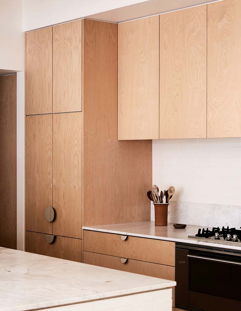 houten keuken marmeren werkblad