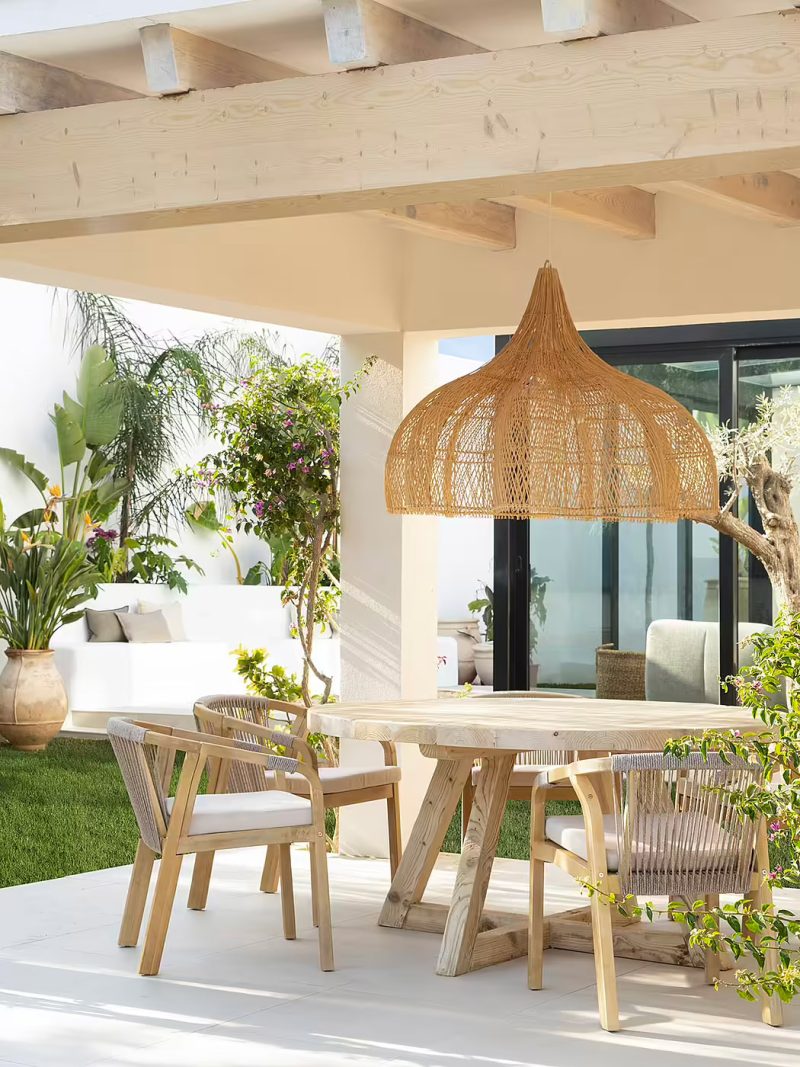 Deze mooie Ibiza tuin is onderdeel van een project dat gerealiseerd is door Susanna Cots Interior Design - Fotografie: Mauricio Fuertes