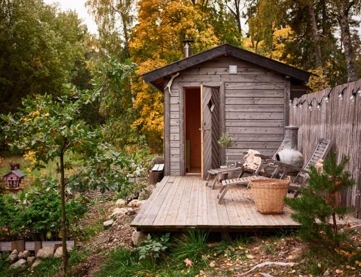 In deze tuin is een tuinhuis sauna gecreëerd!