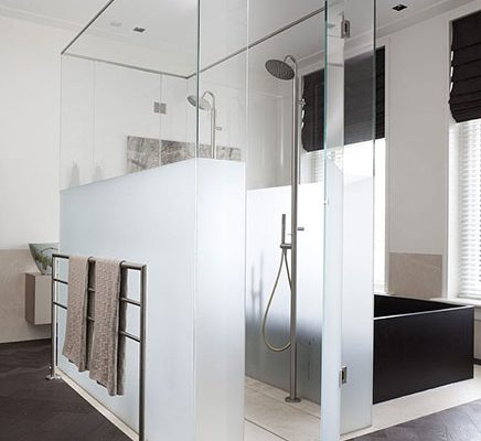Indrukwekkend badkamer ontwerp door Remy Meijers