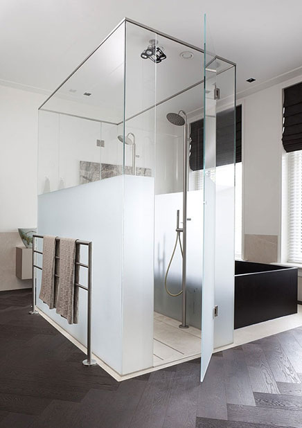 Indrukwekkend badkamer ontwerp door Remy Meijers