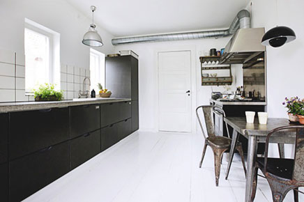 Industriële keuken in een Scandinavisch huis