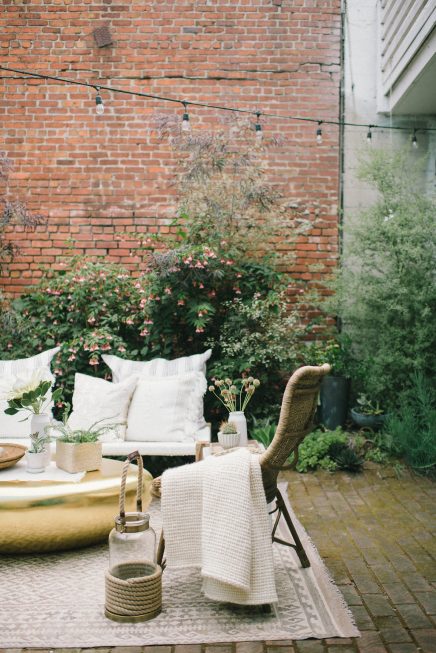 Interieurontwerpster Caitlin ontwerpt kleine patio tuin