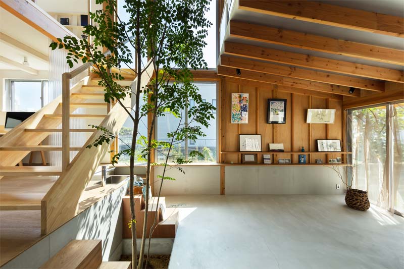 Een interieurontwerp gerealiseerd door Yukawa design lab, waar natuurlijke materialen prachtig zijn gecombineerd.