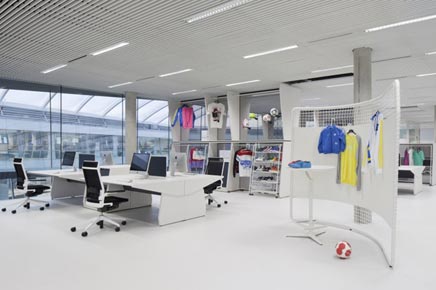 Kantoorinrichting Adidas hoofdkantoor Inrichting-huis.com