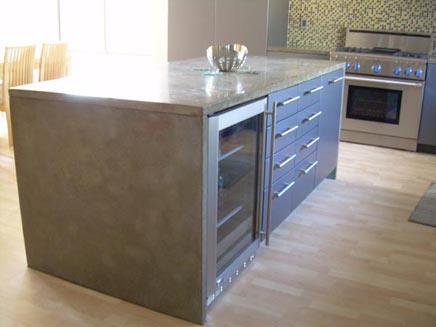 Keuken met betonnen aanrechtblad