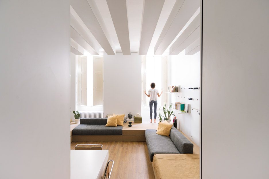 Kleine woonkamer van Italiaanse architect Silvia Allori