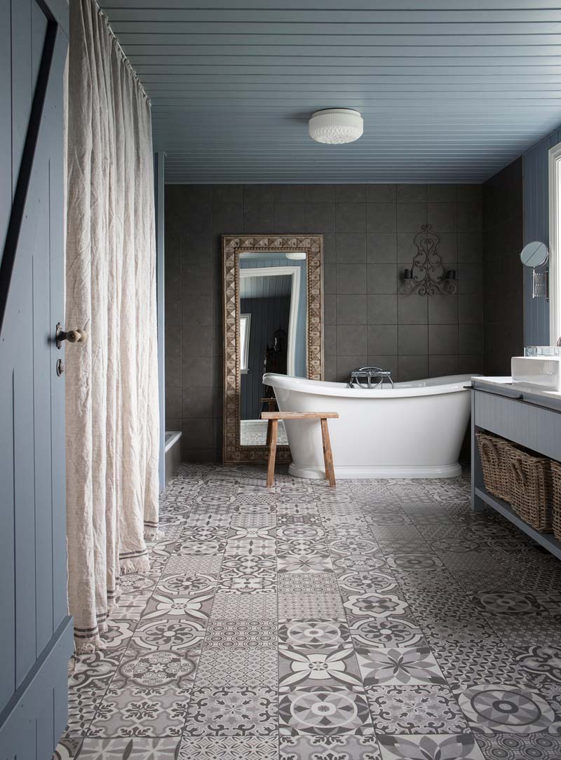 landelijk interieur inspiratie badkamer patchwork vloer