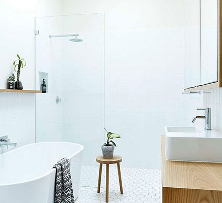 Lichte badkamer met een fris ontwerp