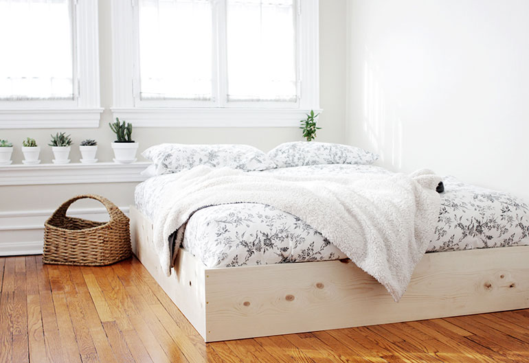 Minimalistisch DIY houten bedframe