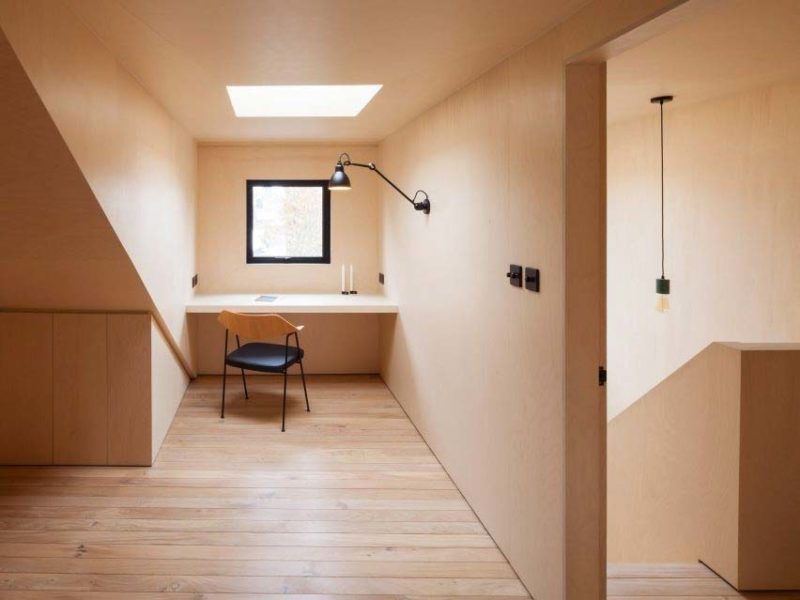 minimalistisch thuiskantoor inrichten bureau