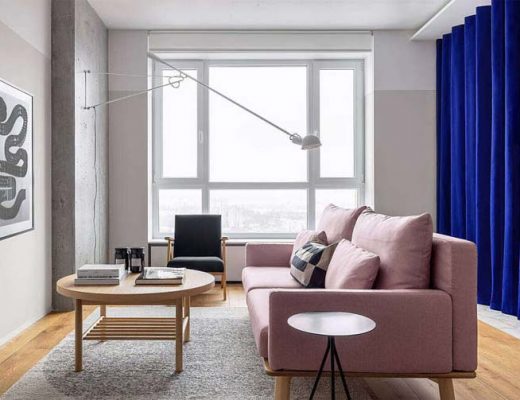 moderne woonkamer blauwe gordijnen