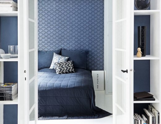 Mooie blauw behang in slaapkamer van Kasper