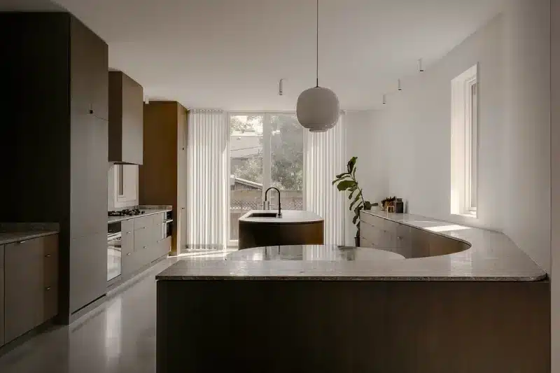 open keuken eethoek op maat gemaakte eetbank ronde eettafel