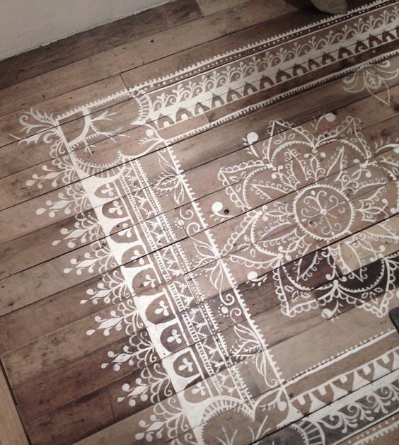 Patroon schilderen op houten vloer