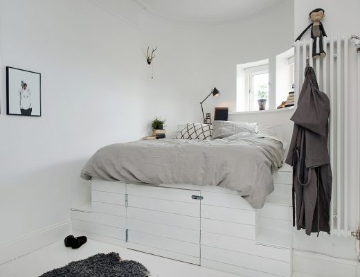 Speelse slaapkamer met een op maat gemaakt bed