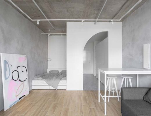 stoer klein appartement met betlook muren