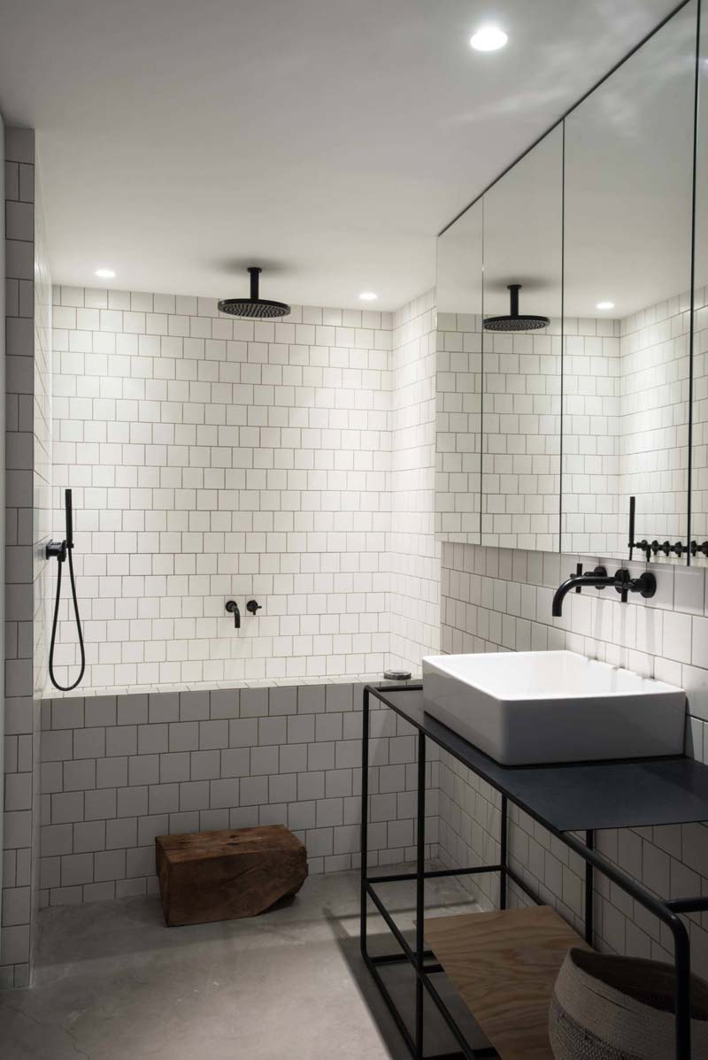 stoere minimalistische badkamer