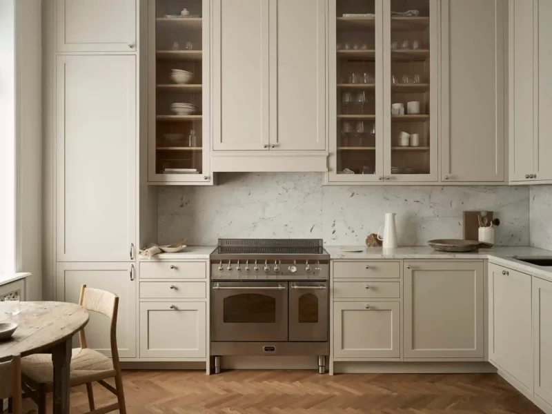 taupe keuken combineren houten vloer