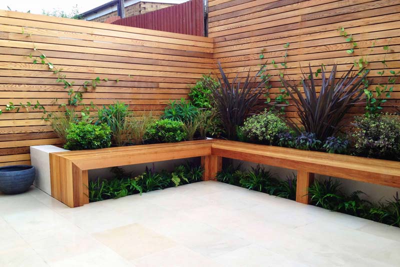 tuin voorbeelden moderne tuin houten bank
