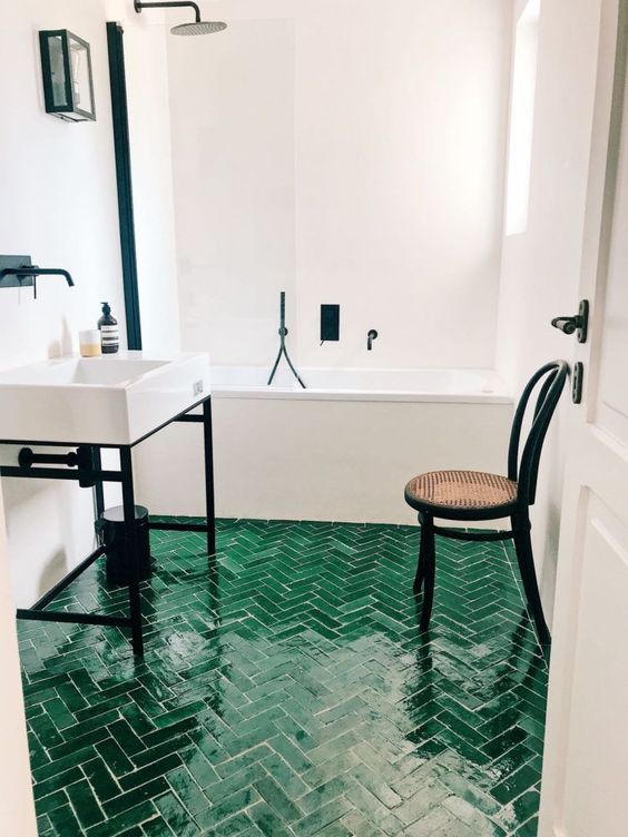 visgraat tegels badkamer groen