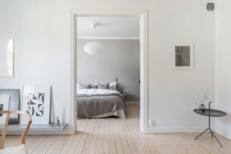 witte muren houten vloer